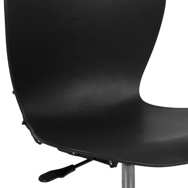 Looking for black office chairs near  Clermont?